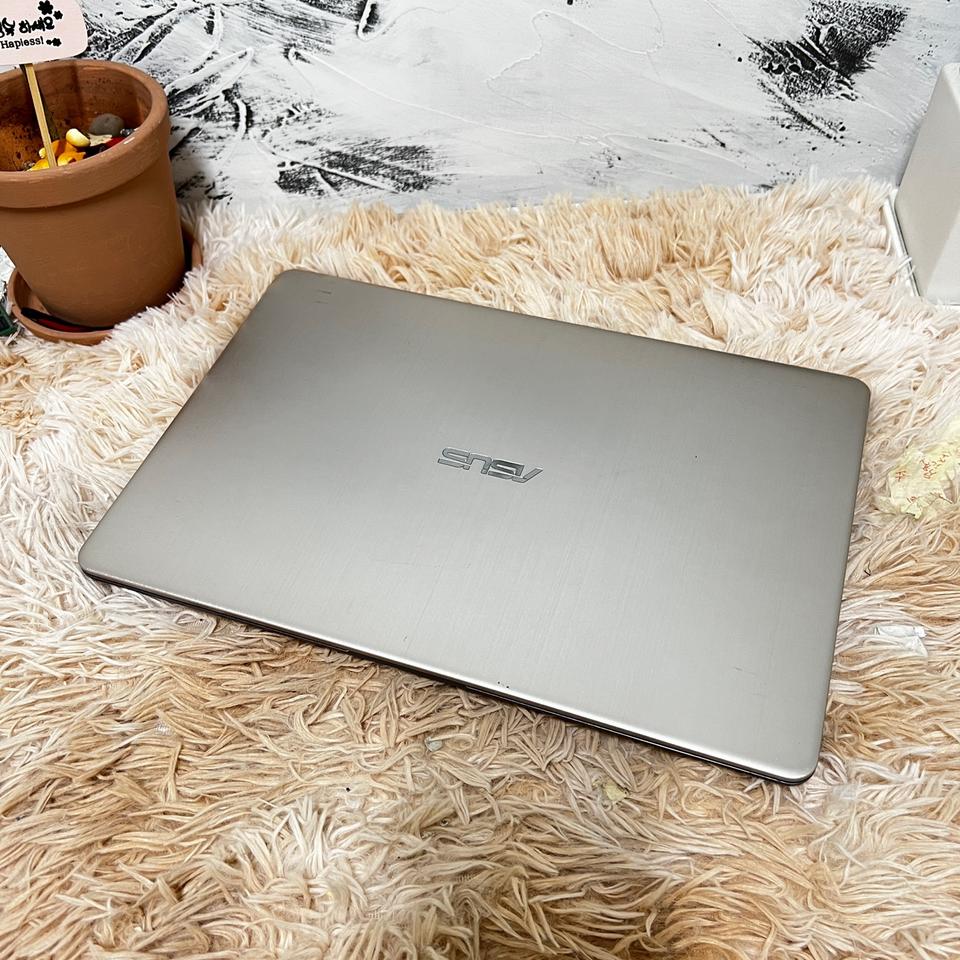 아수스(15인치) 슬림형노트북 i5-8세대 노트북 풀HD고화질 판매합니다