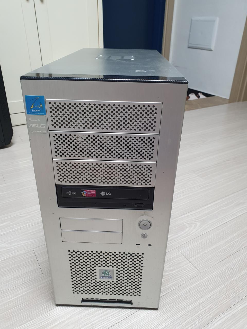 i5 760  지포스8400 640기가하드 2기가 메모리.알류미늄 케이스