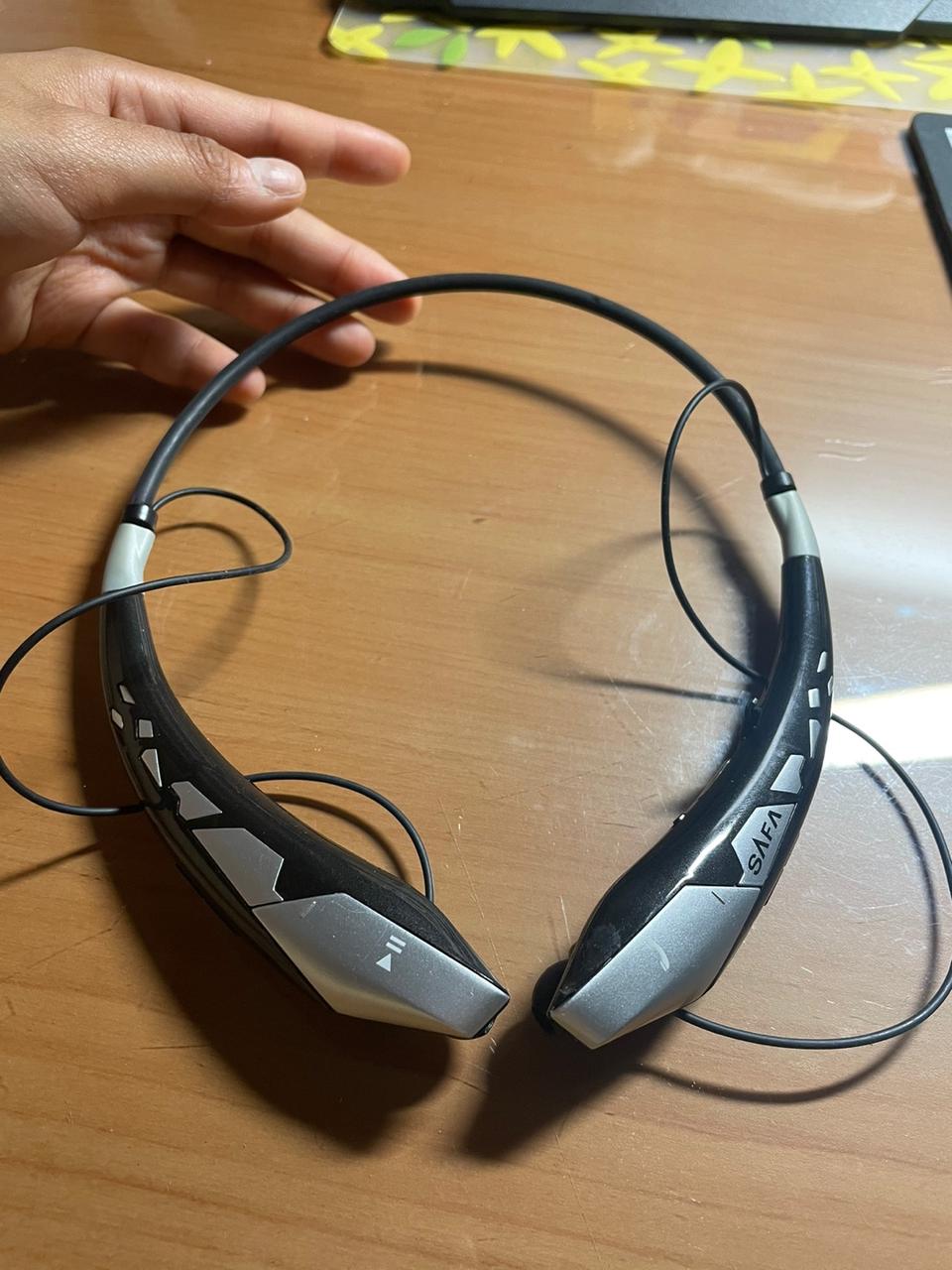 사파 무선 이어폰 판매합니다~~~