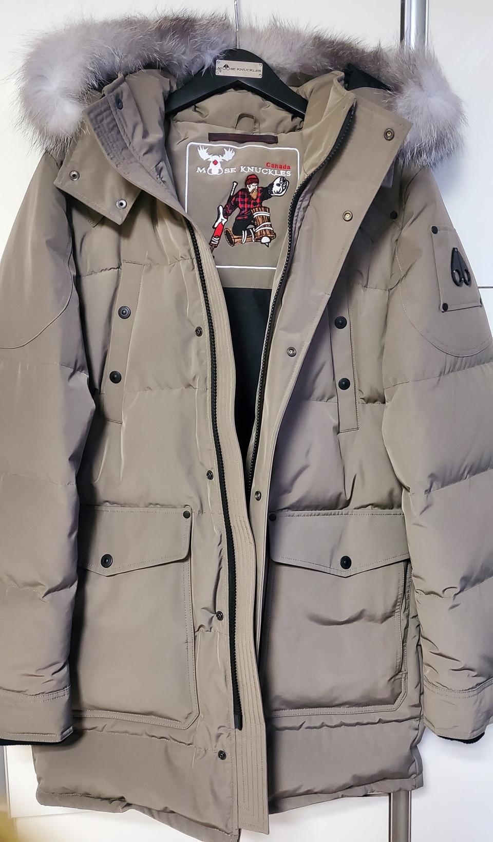 (새상품/정품)무스너클 남자 롱패딩 팝니다