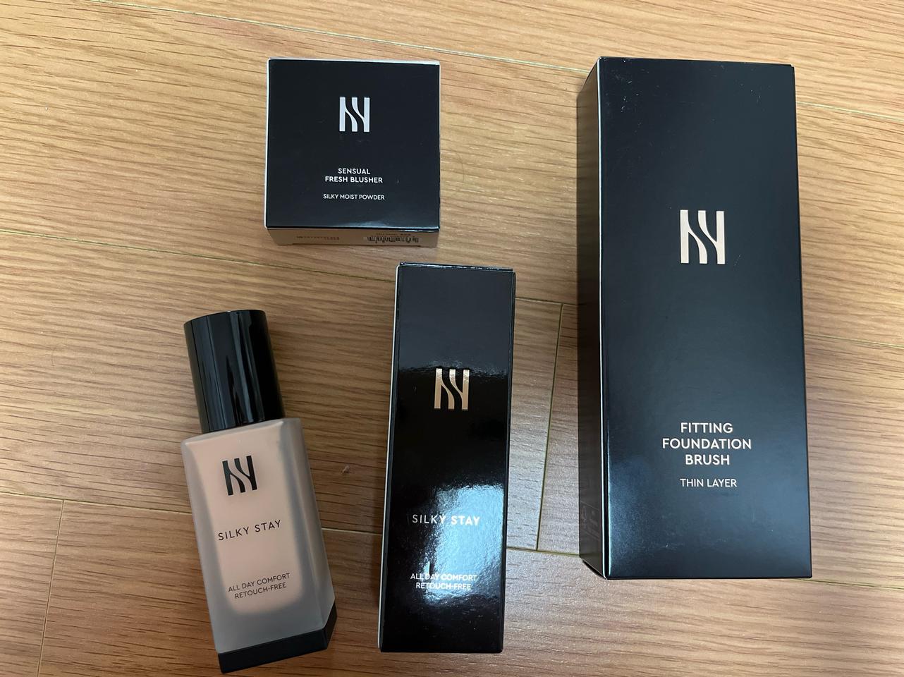 헤라 실키 파운데이션 (블러셔+파운데이션브러쉬 증정)