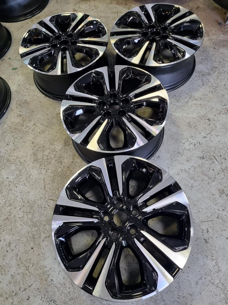 Suv중고휠타이어.더뉴카니발.올뉴카니발.쏘렌토R호완.블랙유광.중고셋트.