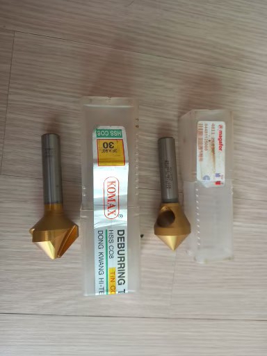 카운터싱크 2개