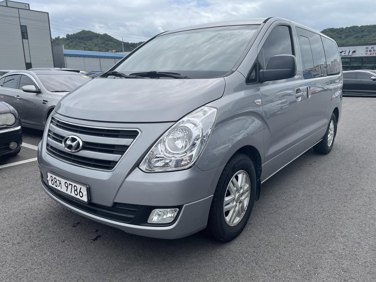 현대 그랜드 스타렉스 5인승 밴 스마트