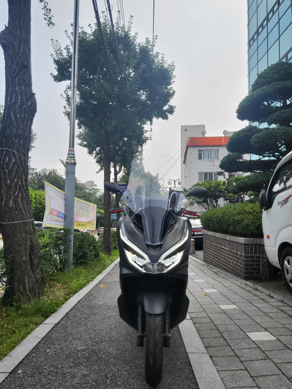 20년형 혼다 " pcx125 " 세미 튜닝 , 엔진 A급 차량 판매중