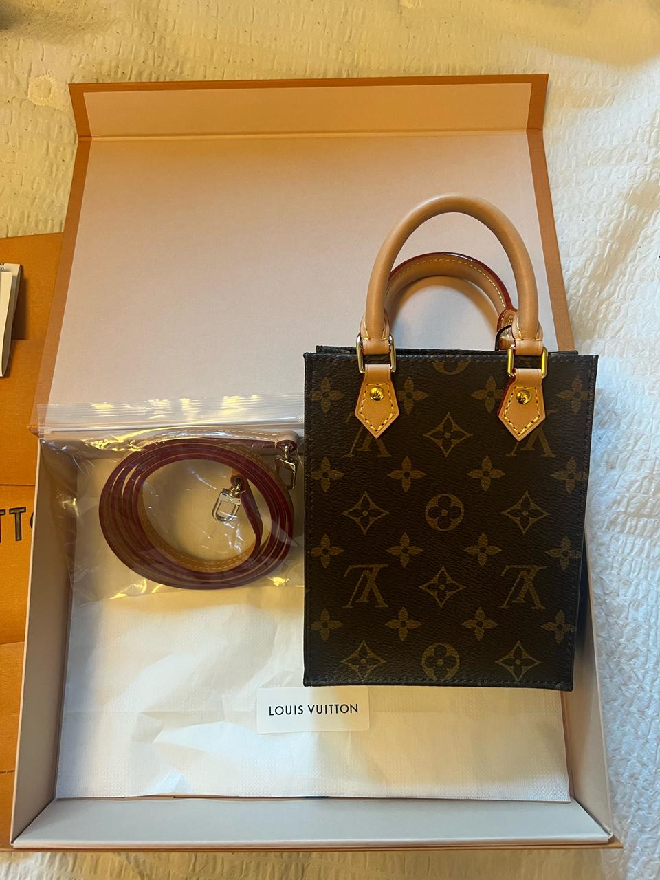 루이비통 쁘띠삭플라