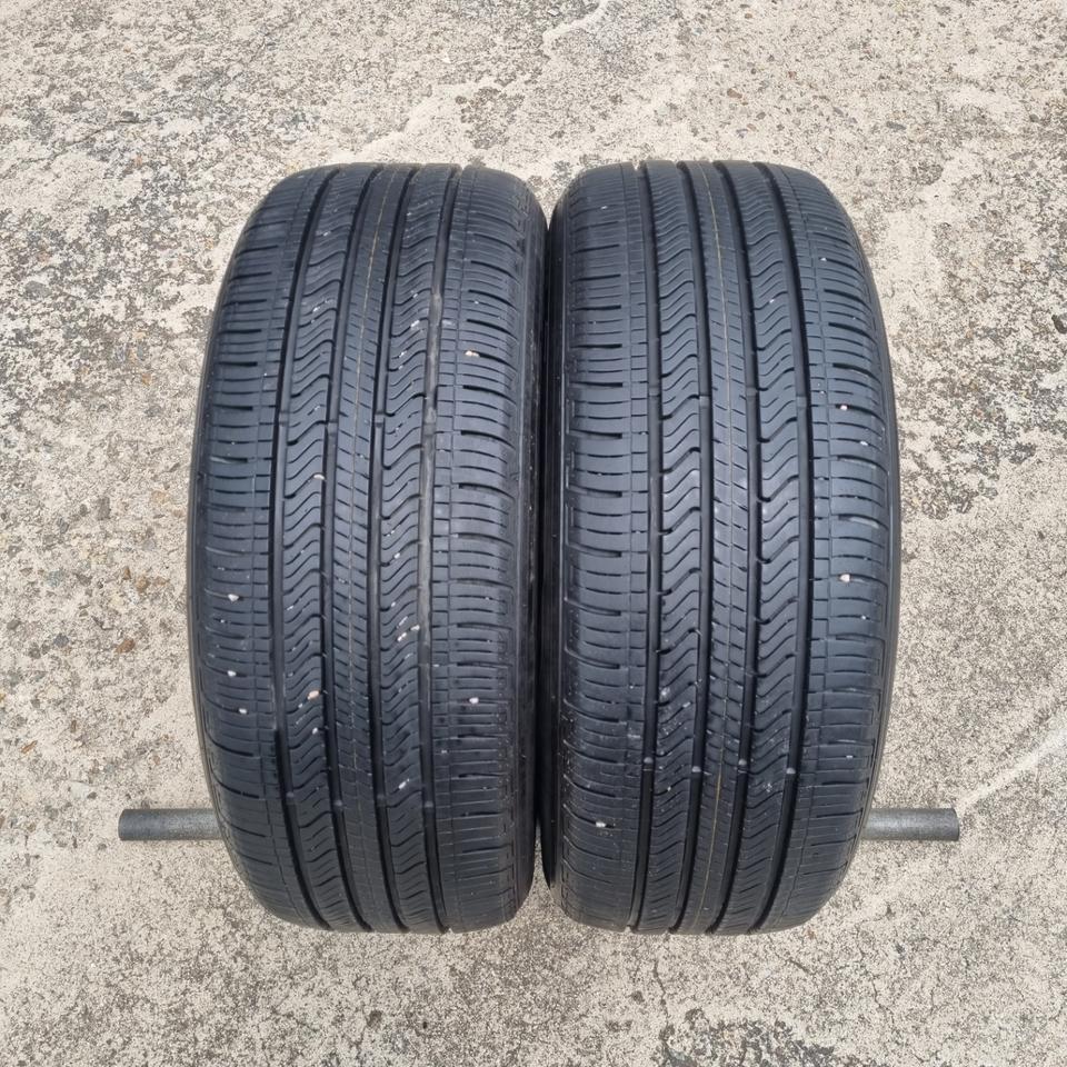 215 55 17 MI2 중고타이어 2본 판매합니다.