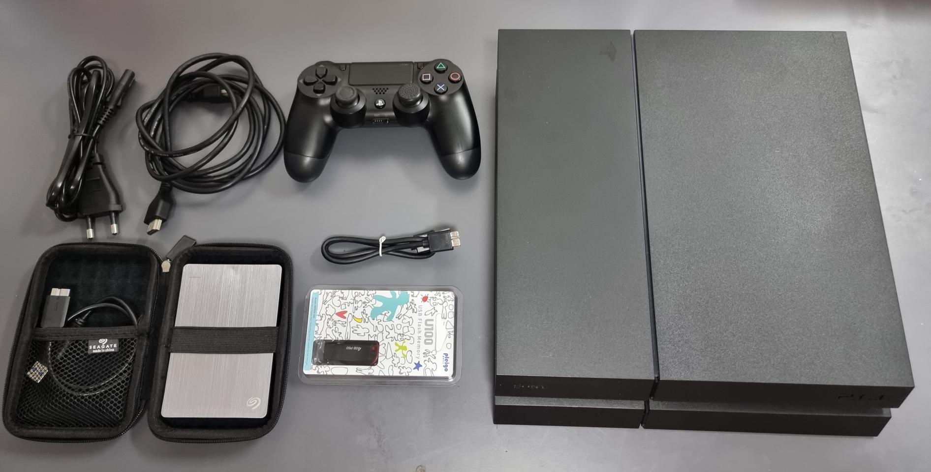 플스4(CUH-2105A) & 2테라 외장하드 겜풀셋팅