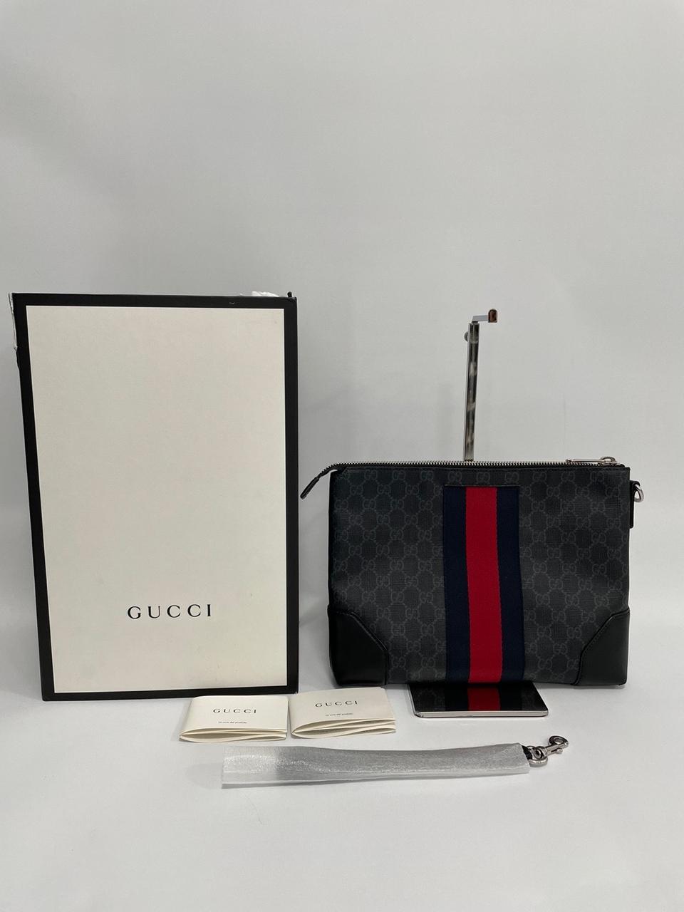 구찌 수프림 스트랩 클러치 블랙