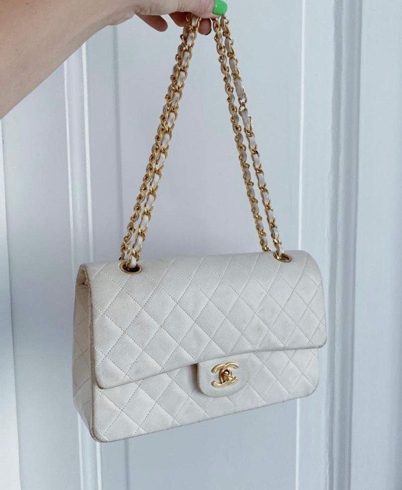 [정품] 샤넬 램스킨 클래식 미듐 화이트