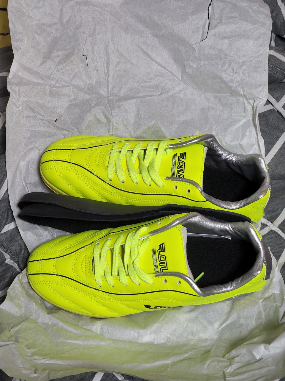 [새상품] [반택 무료배송] 축구화 265