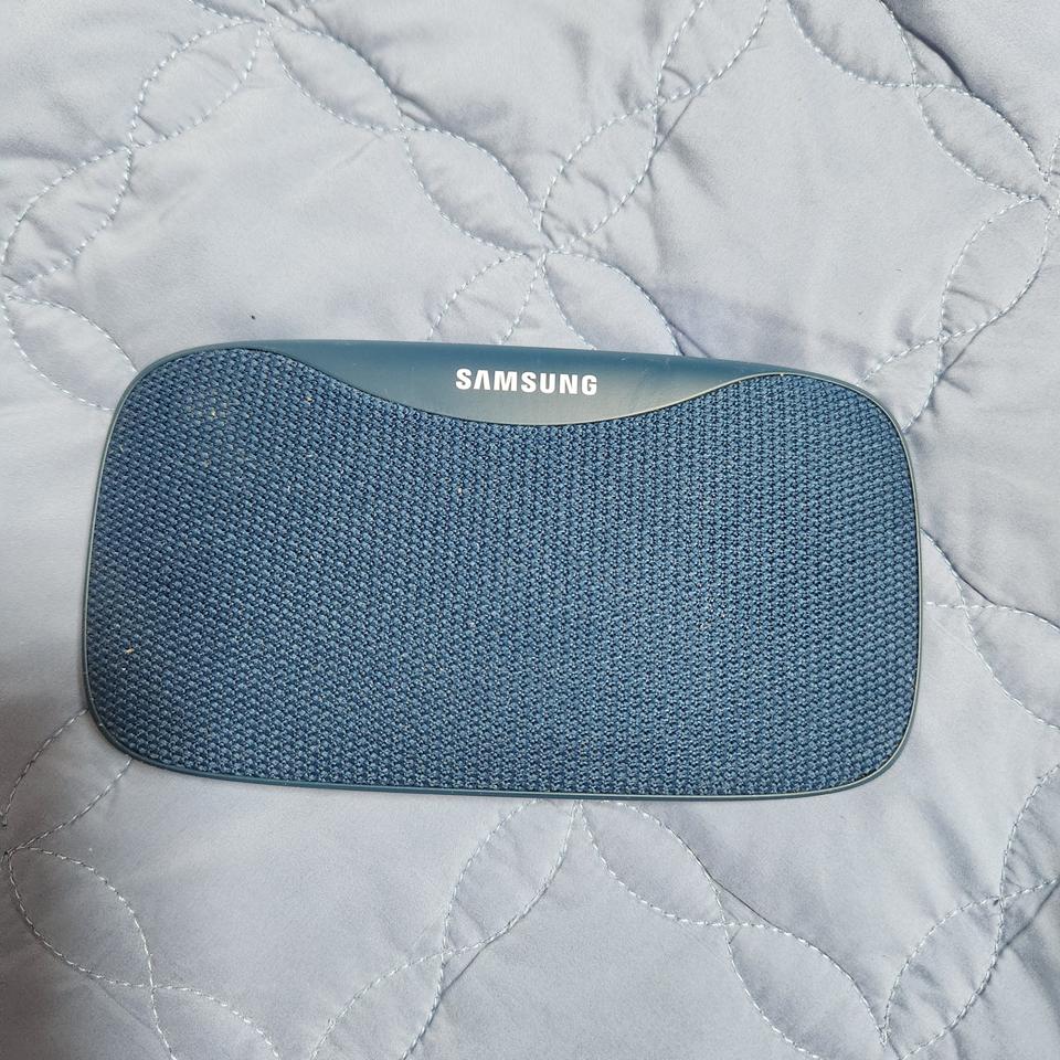 삼성 레벨박스 슬림 블루투스 스피커 팝니다.