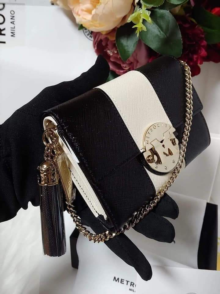 메트로시티  여성의  명품  중지갑  거의 미사용 선물로 가능합니다