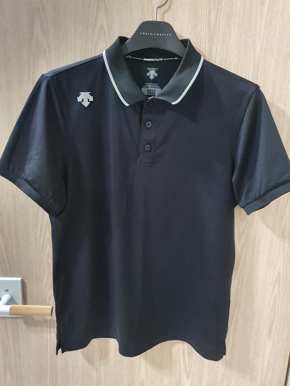 데상트 반팔티셔츠