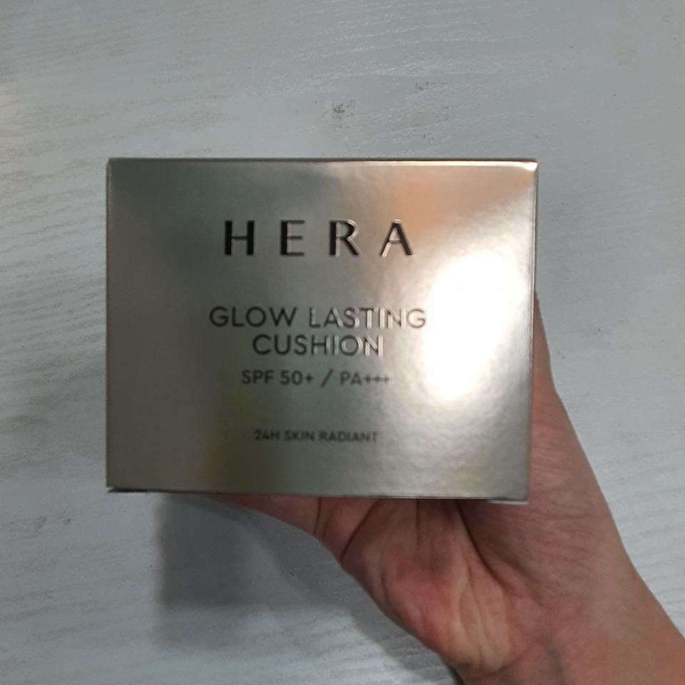 새상품 ㅡ 헤라 글로우 래스팅 쿠션 본품+ 리필 21N1 바닐라