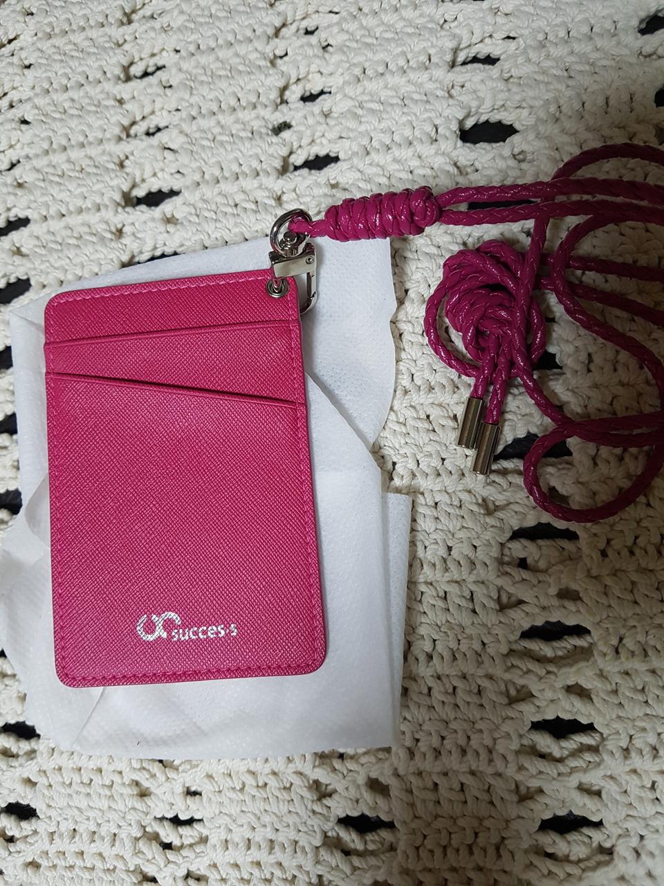 목걸이형 가죽 지갑 진분홍 미사용 새제품