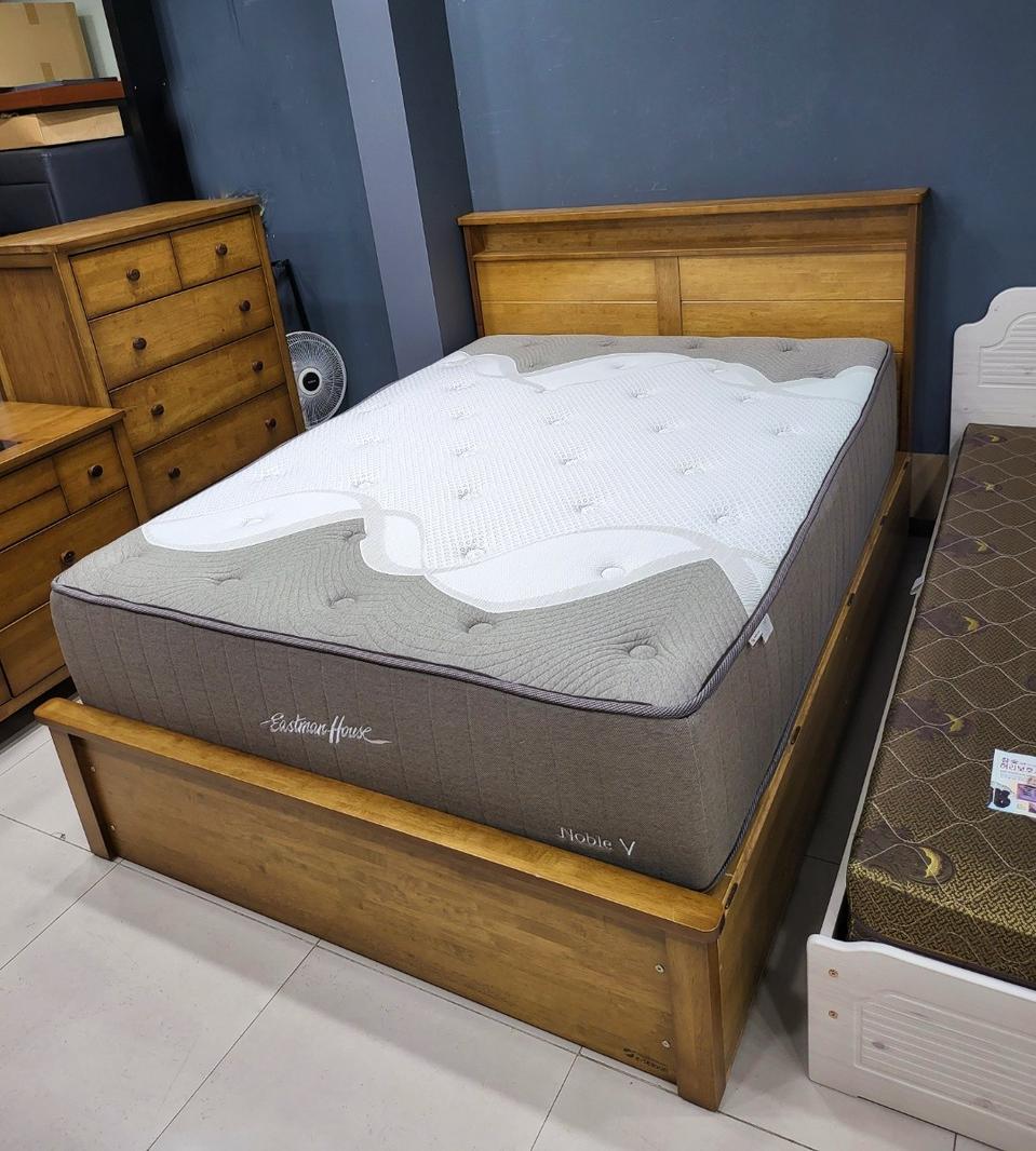 대구중고가구 친환경 원목 침실가구 세트 ( 침대+와이드체스트 화장대+5단 서랍장 )