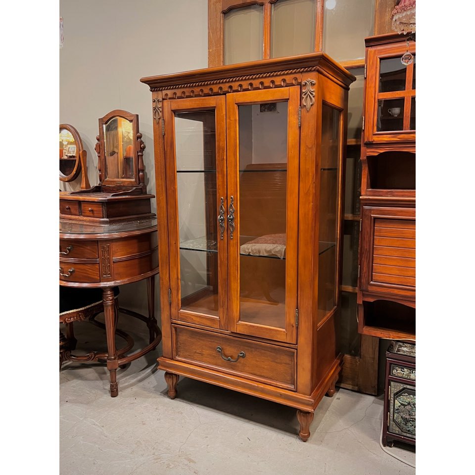 엔틱그릇장식장