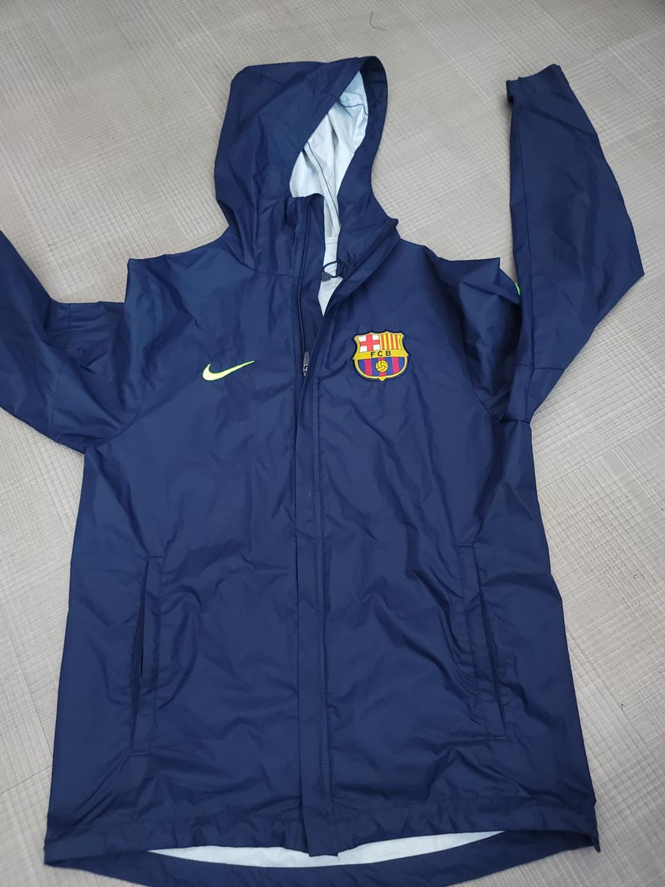 무료배송)나이키 바르셀로나 후디집업 방수소재