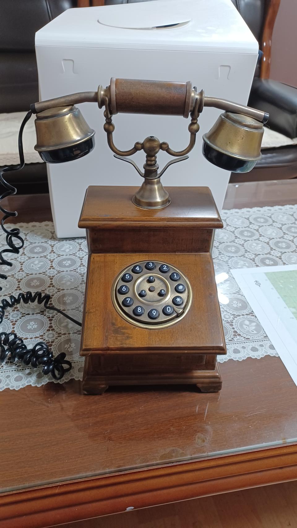 옛날유선전화기와등대3점
