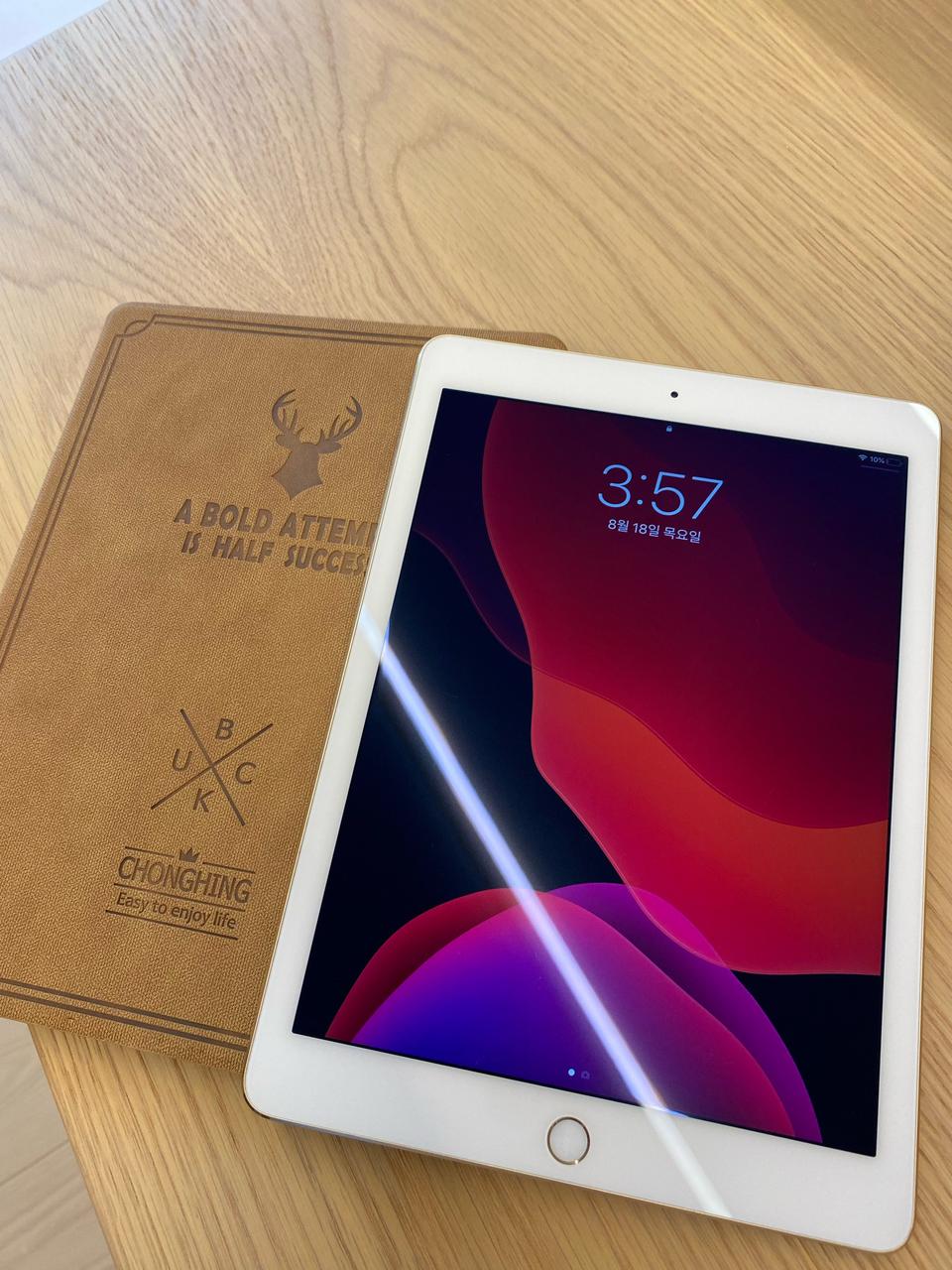 아이패드 에어2 골드 64기가 wifi 깨끗함