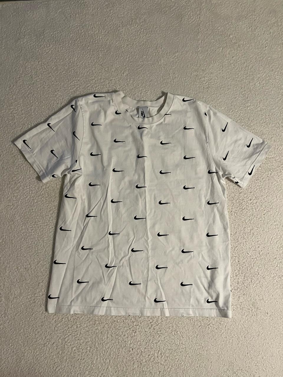 [L] 나이키 nrg 스우시 멀티 로고 반팔