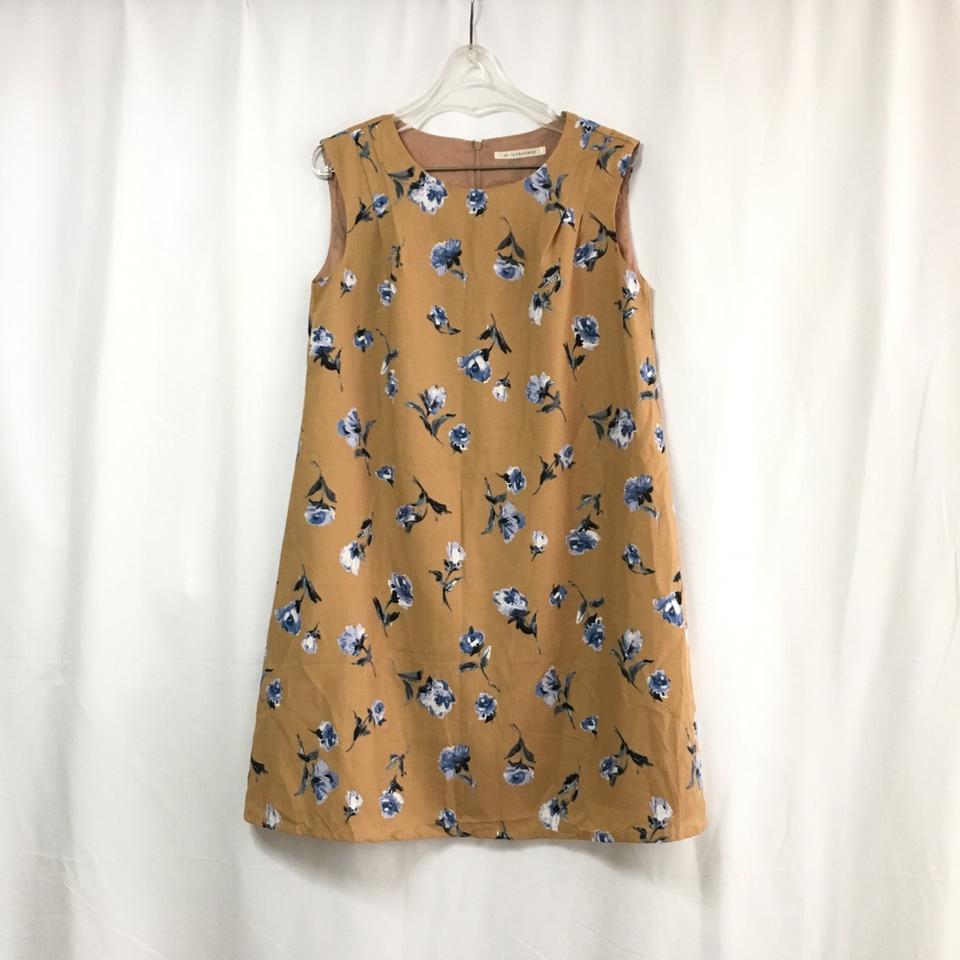베이지 플라워 민소매 원피스