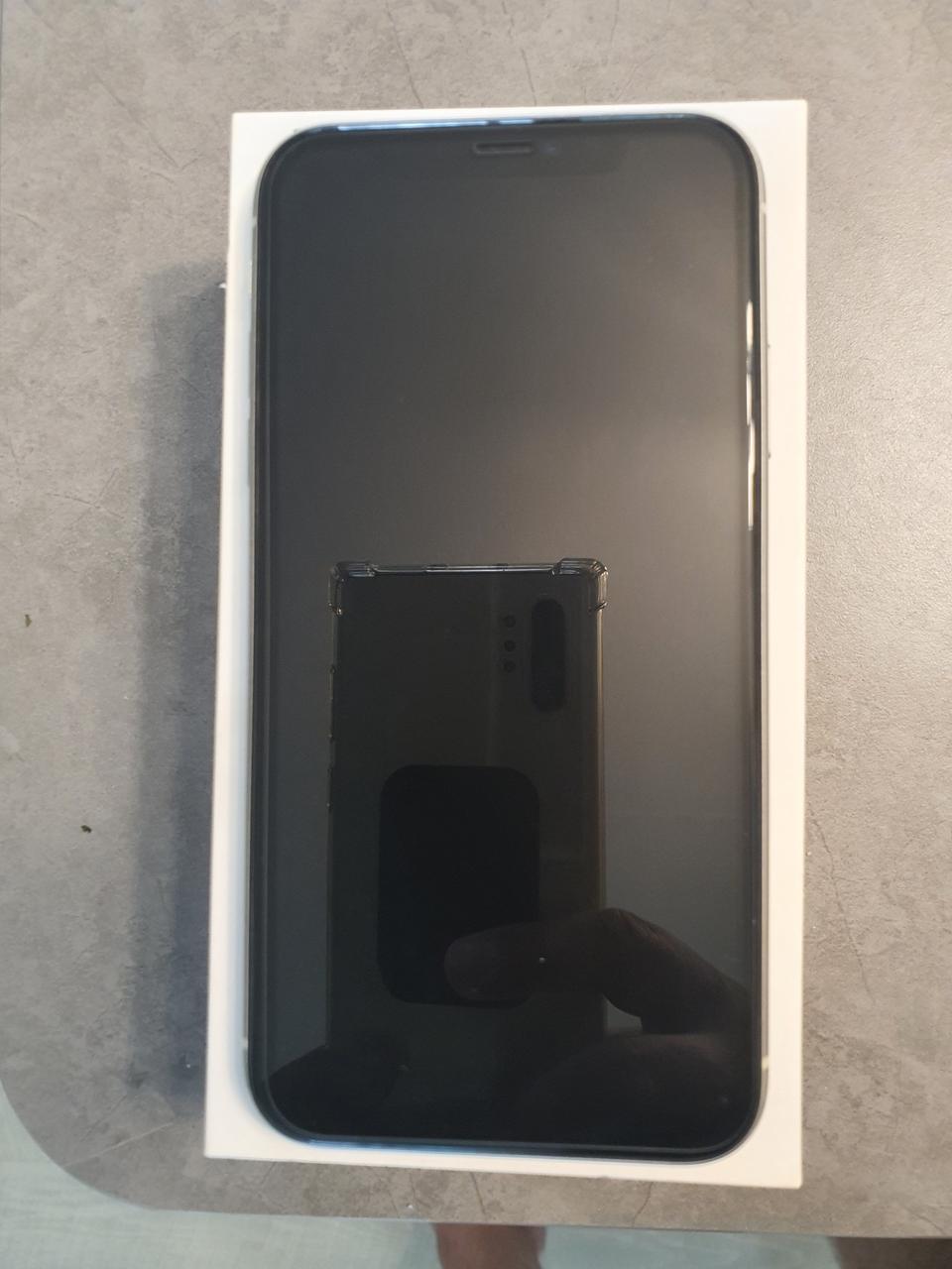 아이폰11 128g 화이트 초기개통(skt)