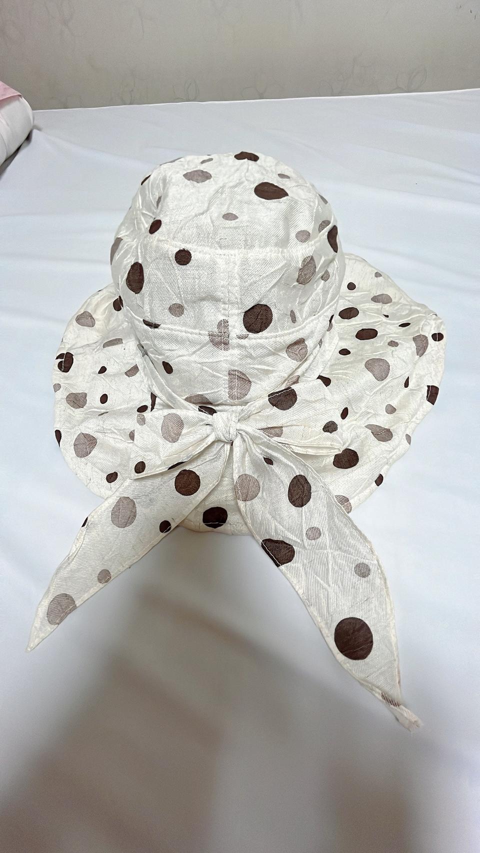 발랄한 여행 모자