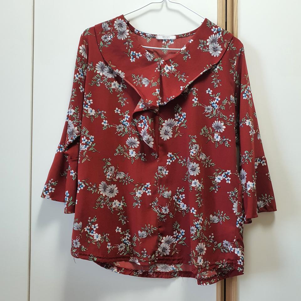 플라워 셔링 블라우스