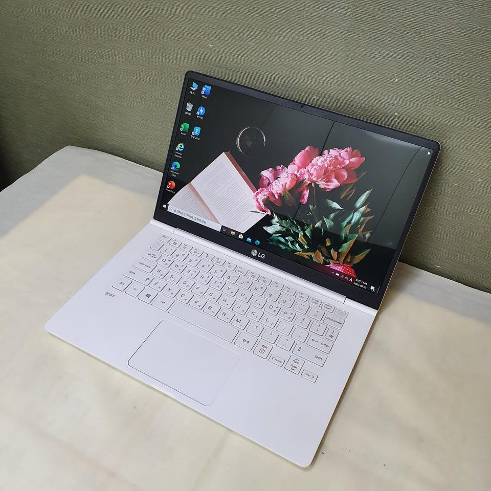19년제조 14인치 엘지전자 그램 속도빠른 인강.업무 휴대용