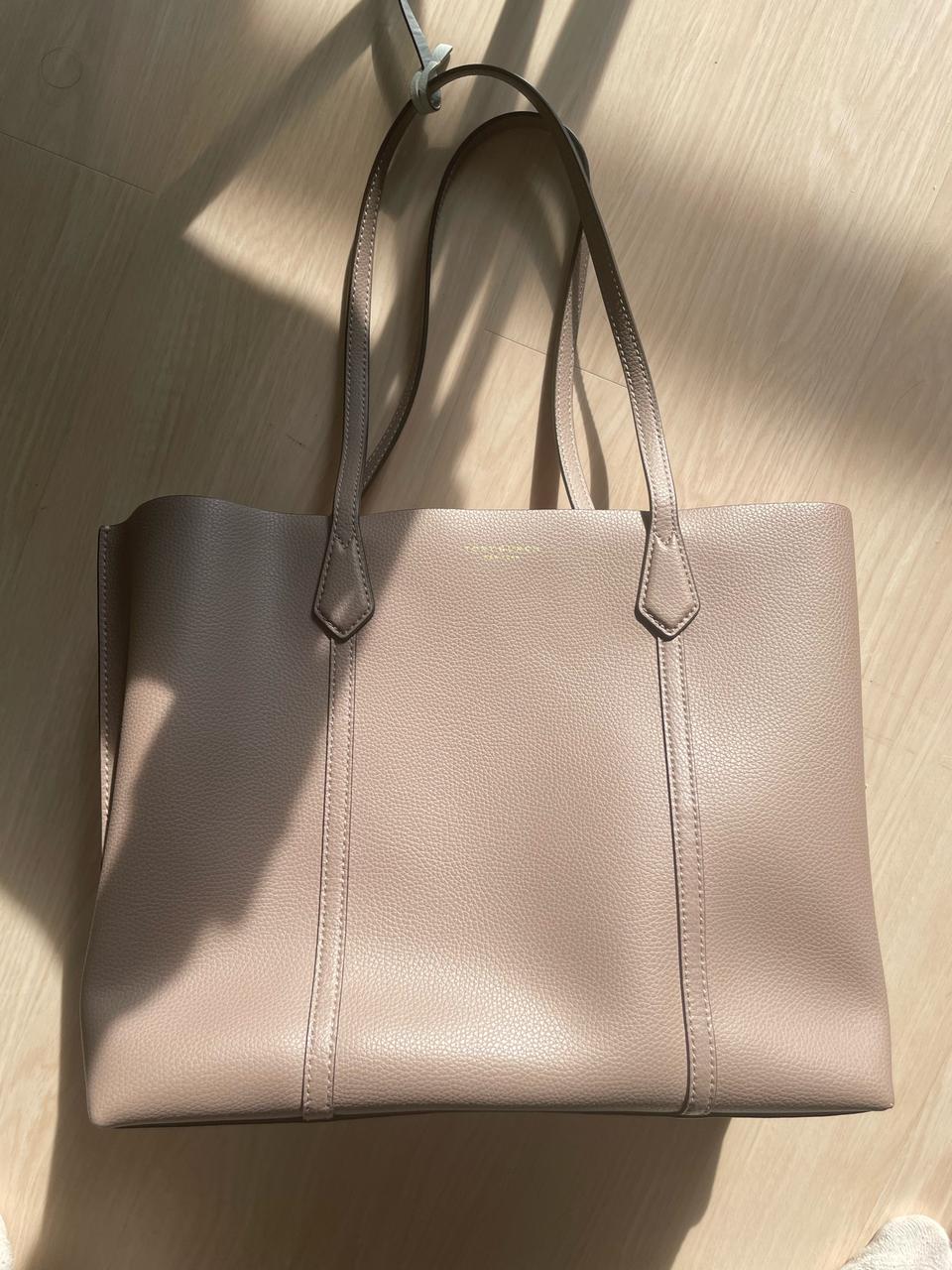 토리버치 페리 트리플 컴파트먼트 토트백 미디움(큰 사이즈)