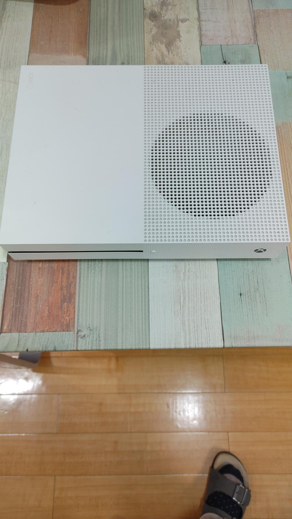 xbox one s 본체팔아요