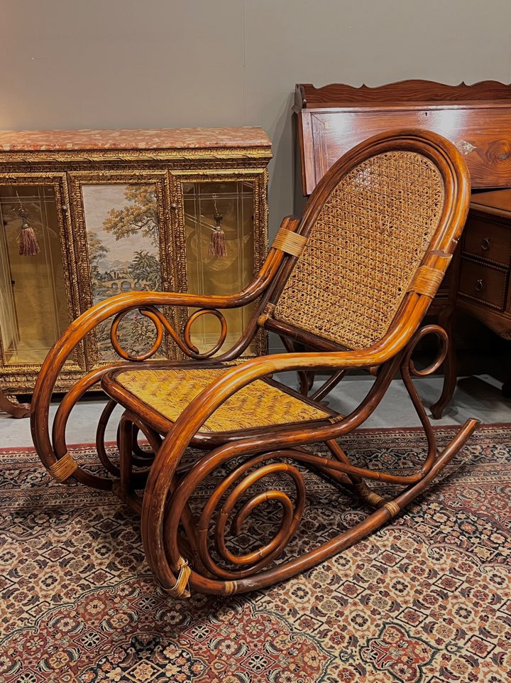 레트로 등나무 흔들의자