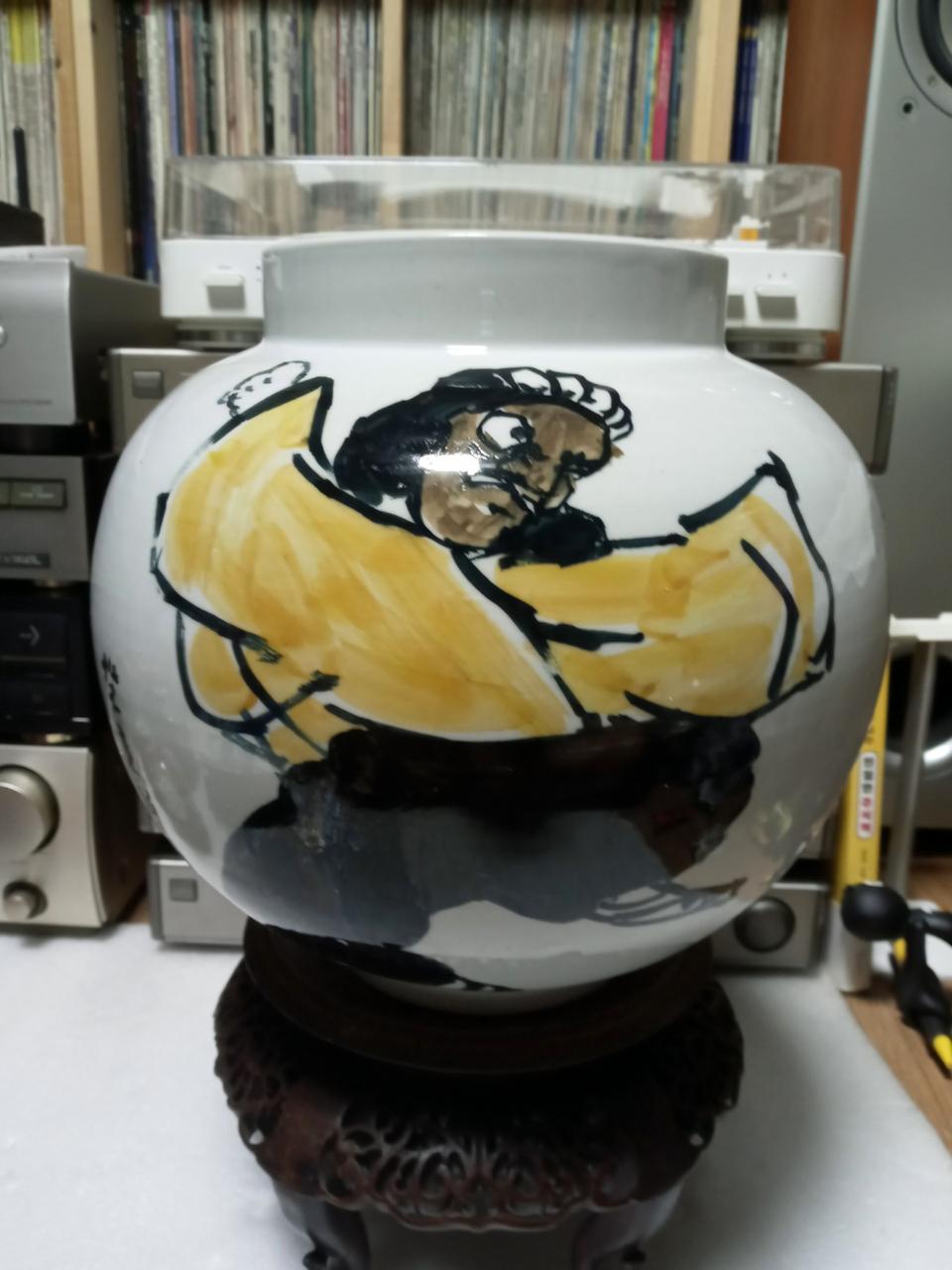 운보 김기창 화백의 탈출 그림이 있는 백자 대호 달항아리