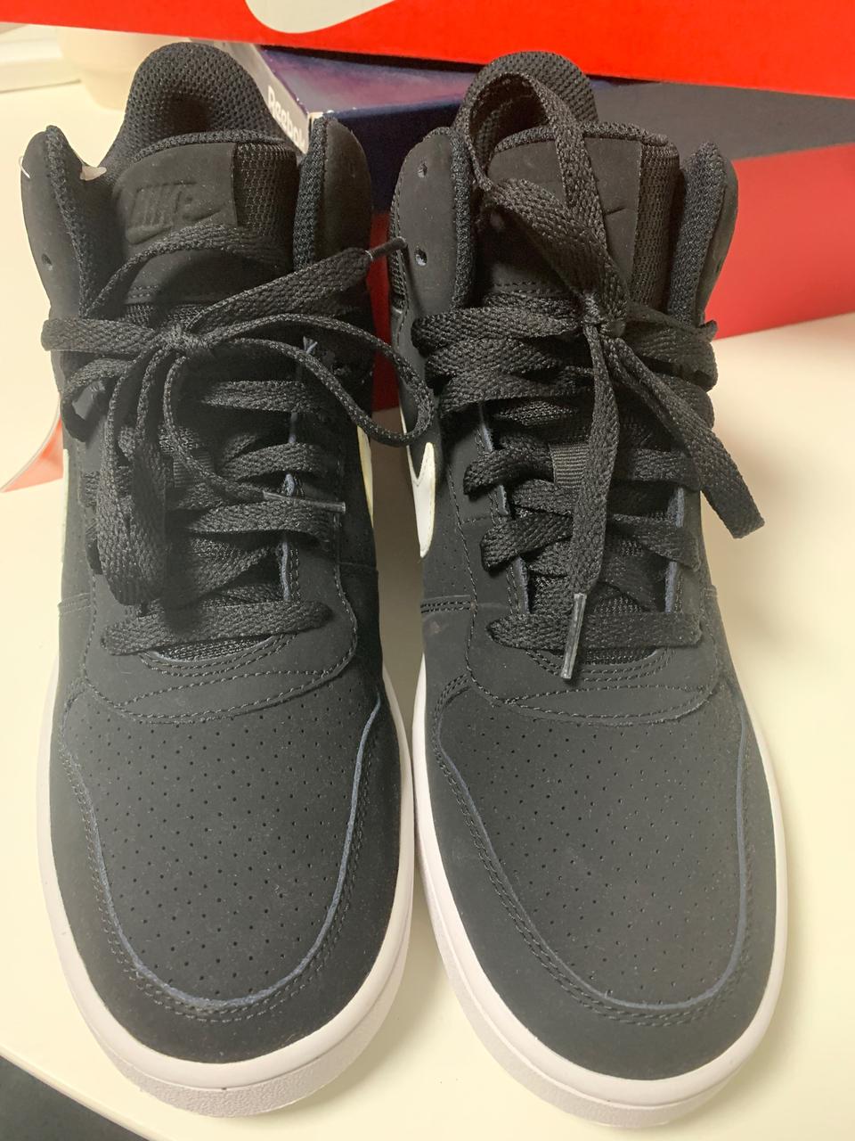 나이키 코트바로우 미드 255mm 새제품