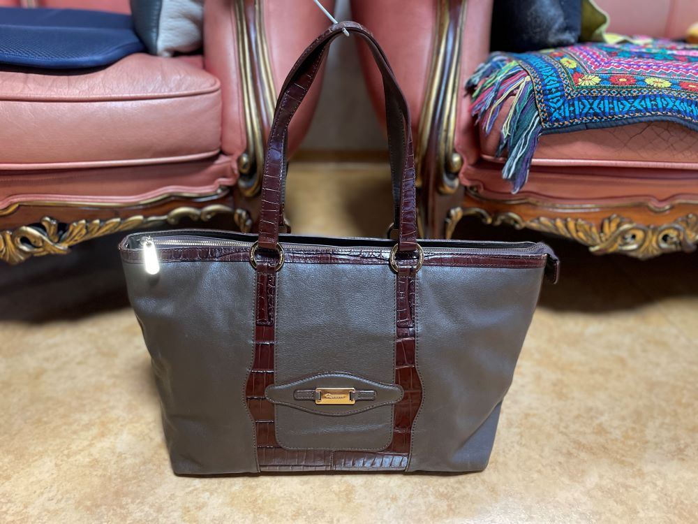 AIAE CAPACCI 리얼 악어 빅 쇼퍼백.