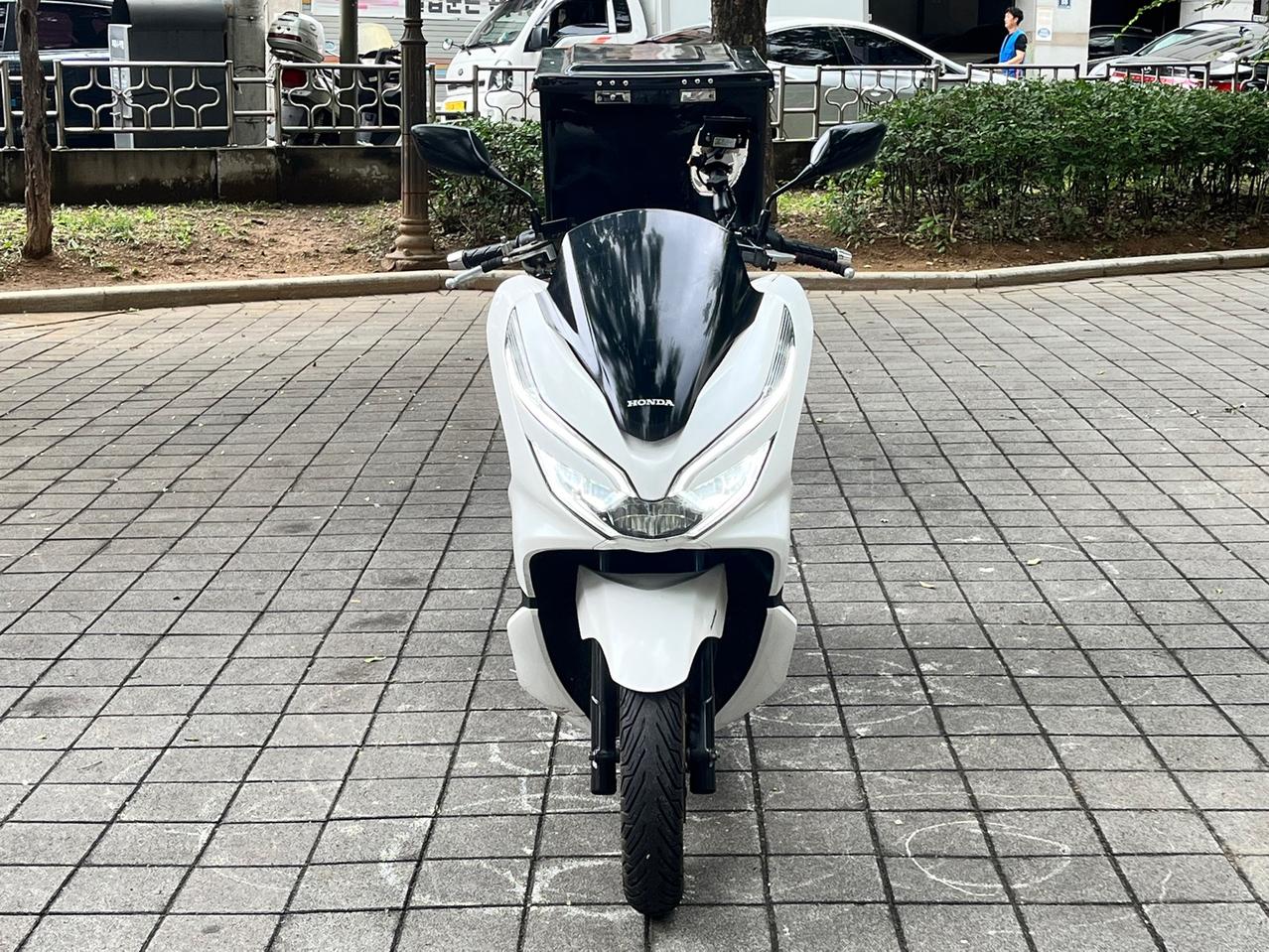 PCX20년식 5만키로 컨디션 자부 차량 저렴하게 판매합니다.