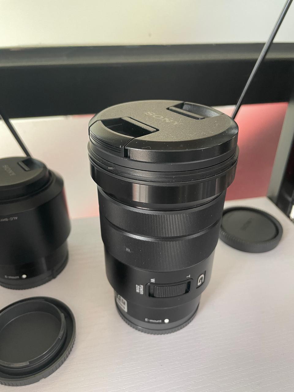 소니e마운트 18-105 mm 전동줌 팝니다.