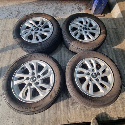 K3 GT 15인치 중고휠타이어세트 한대분