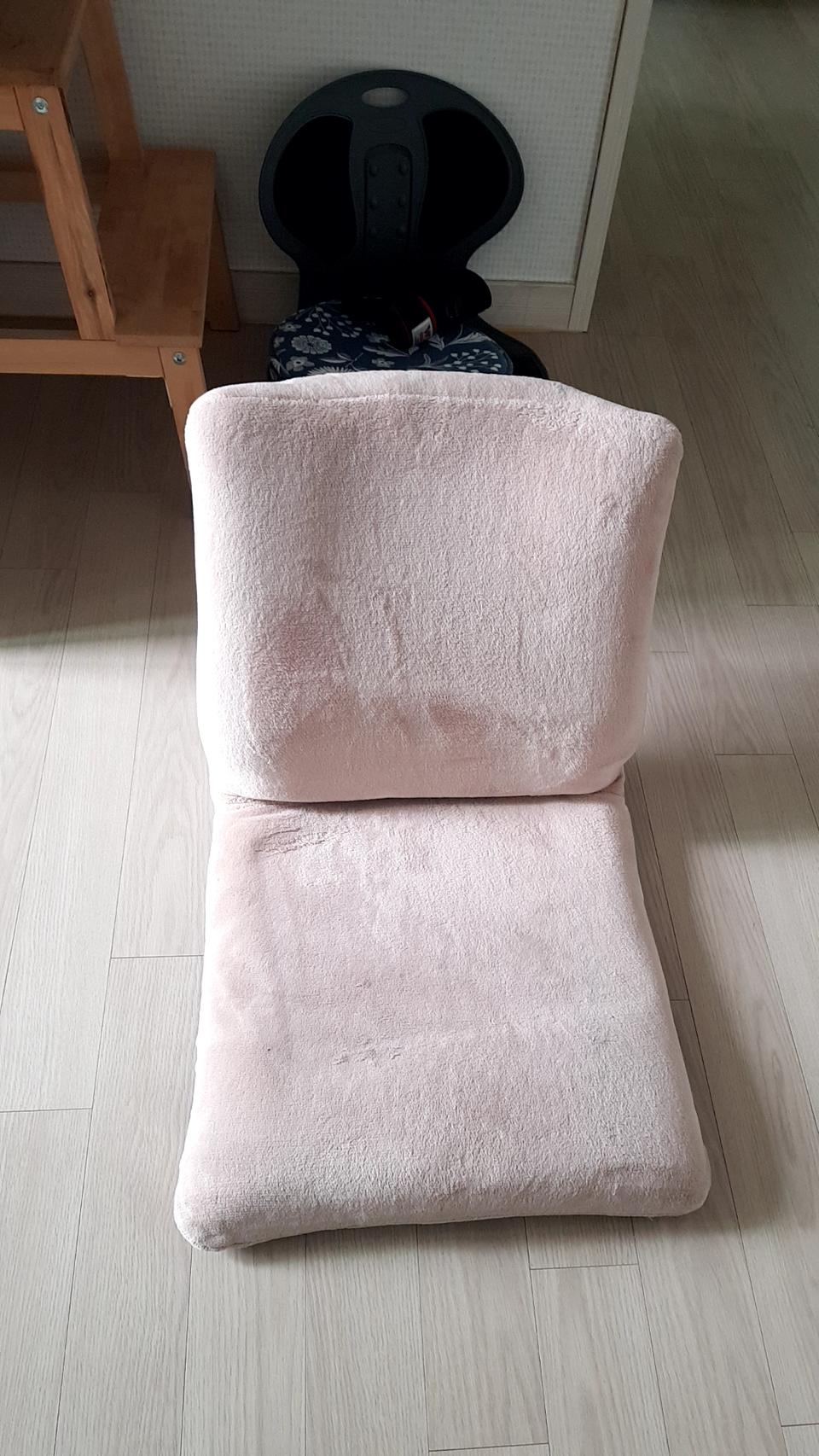 접이식 스웨이드 재질 좌식 의자