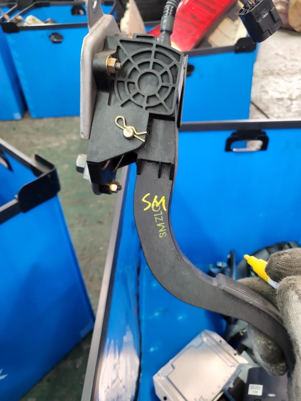 산타페sm 액셀폐달