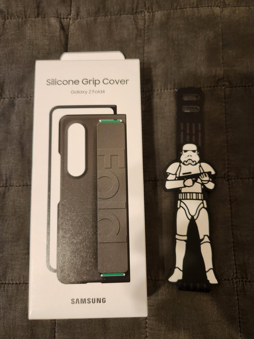 갤럭시 z폴드4 실리콘 그립 커버 판매합니다