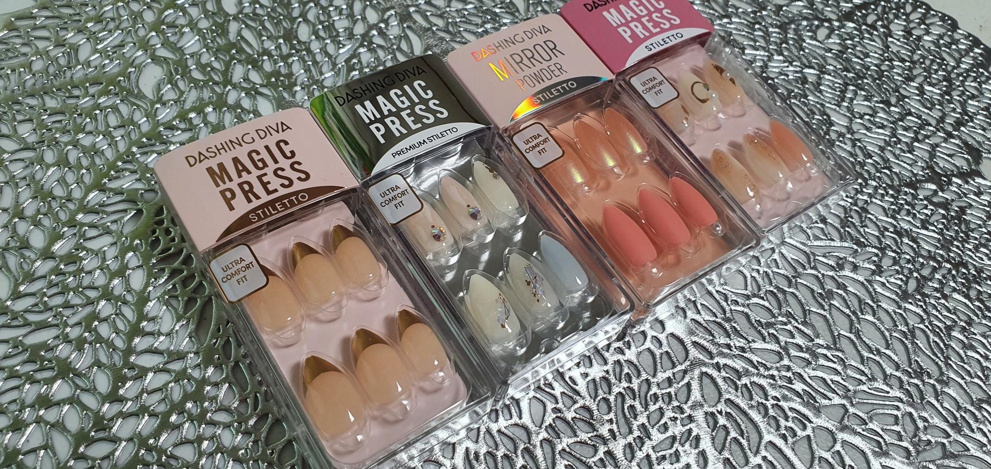 손가락이 길어보이는 데싱디바 네일아트 네일팁 매니큐어 젤네일