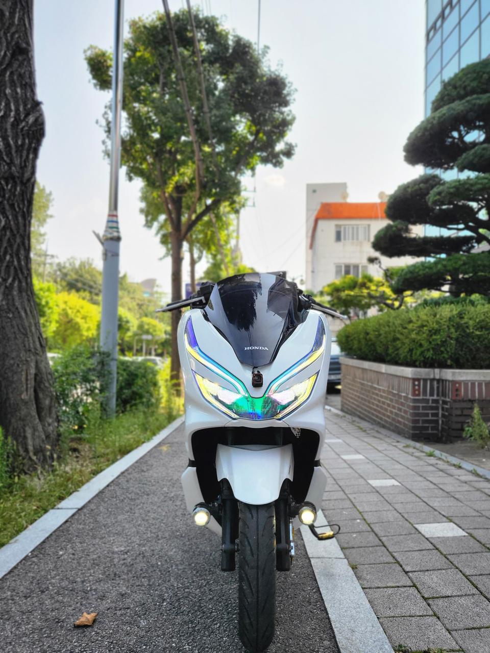 20년식 혼다 " pcx125 " 풀 튜닝 , 특 A급 차량 판매중!!