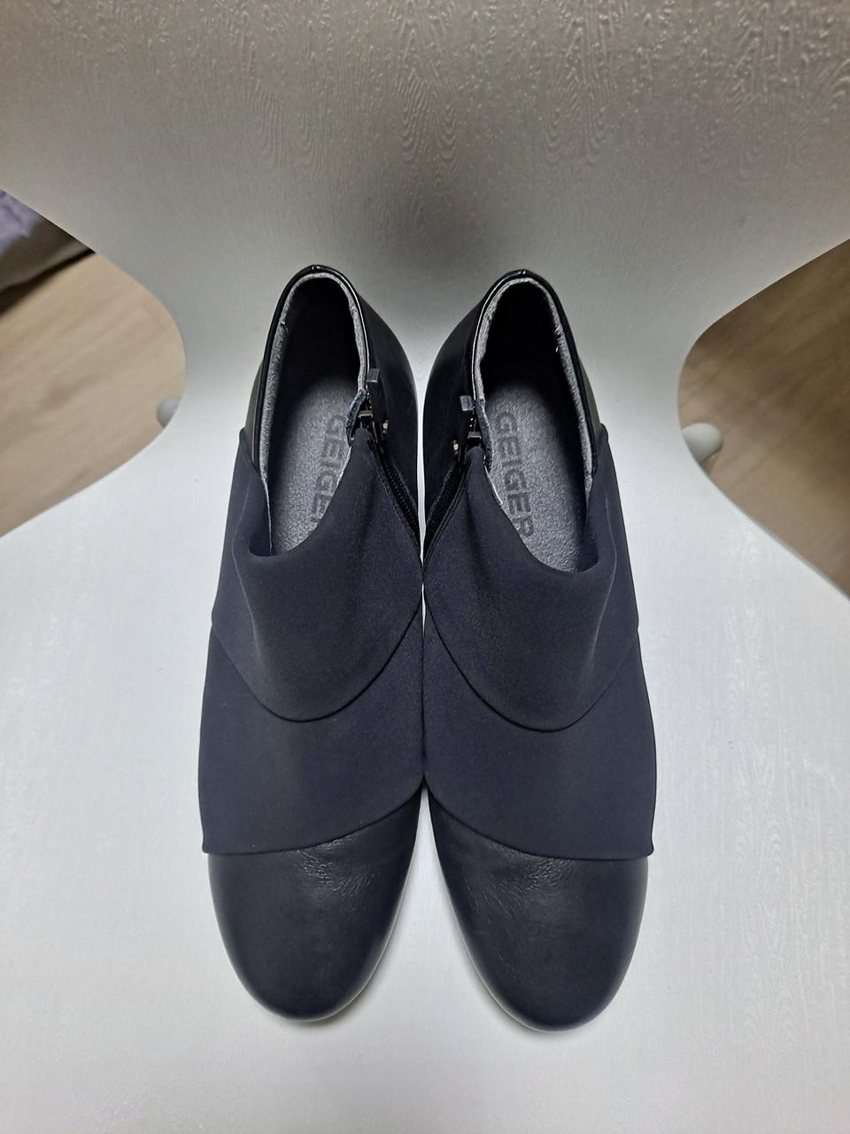 정품 가이거  여성 앵글 슈즈 245