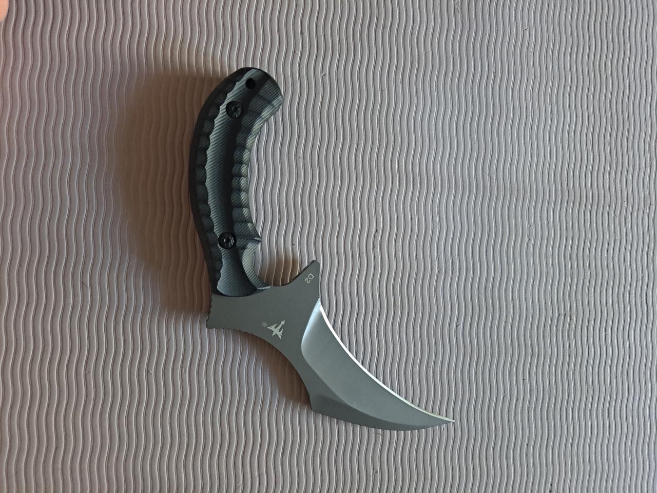 카람빗 나이프 판매합니다