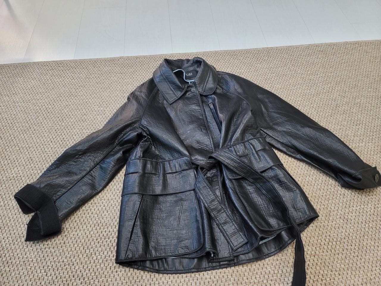 한섬 TIME 페이크레더 자켓