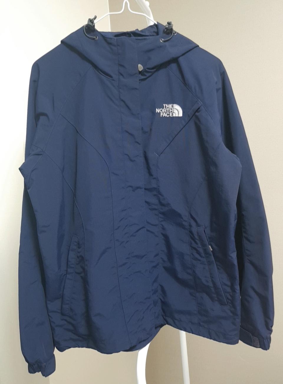 노스페이스 바람막이 85사이즈 한번입은 거의새상품네이비색상상태완전좋아요