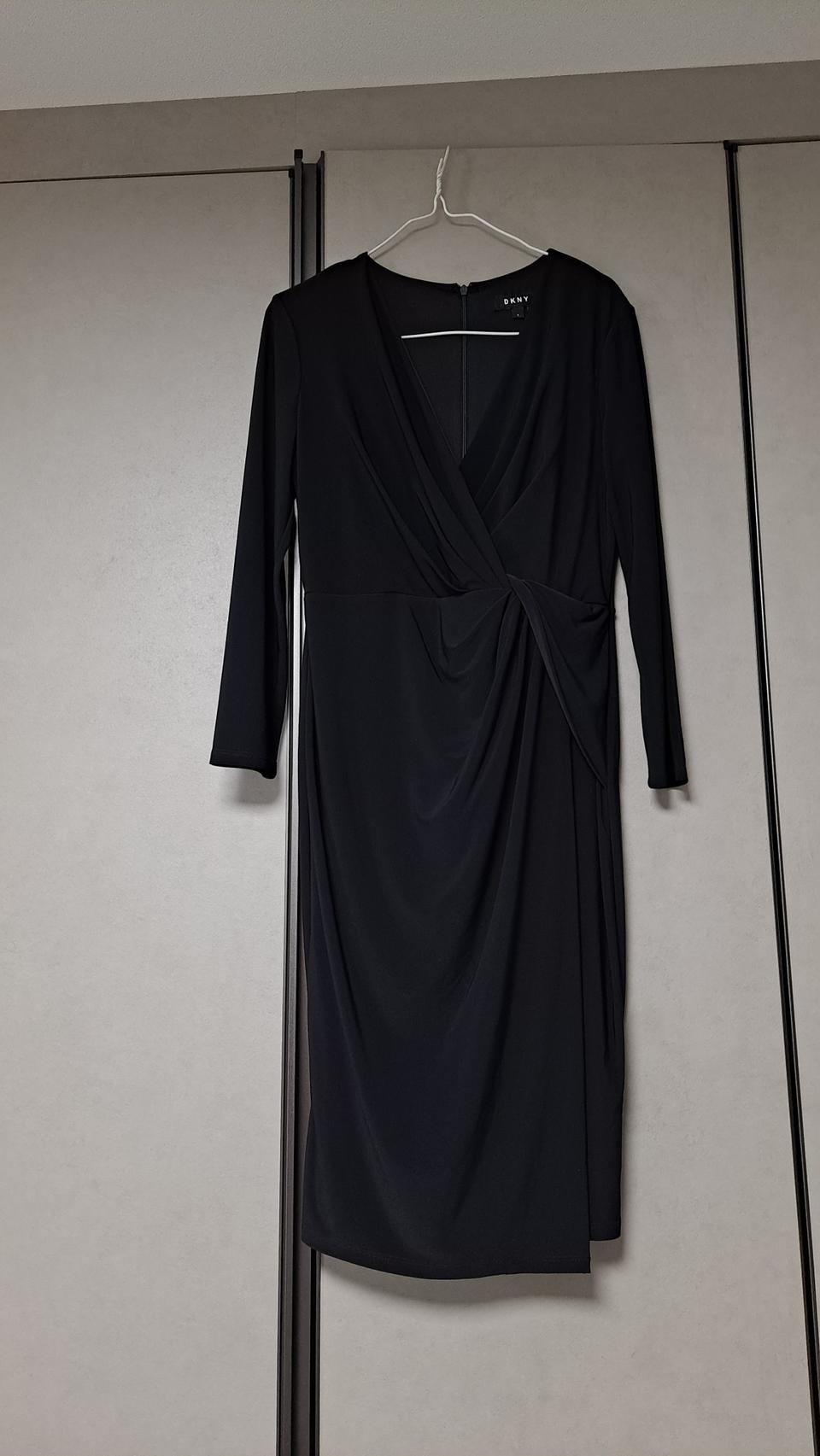 DKNY 셔링 드레이프 랩 원피스